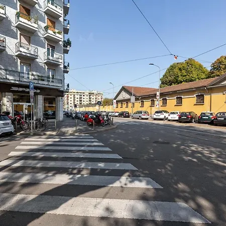 Guesthost - Near Piazza Firenze Апартаменты